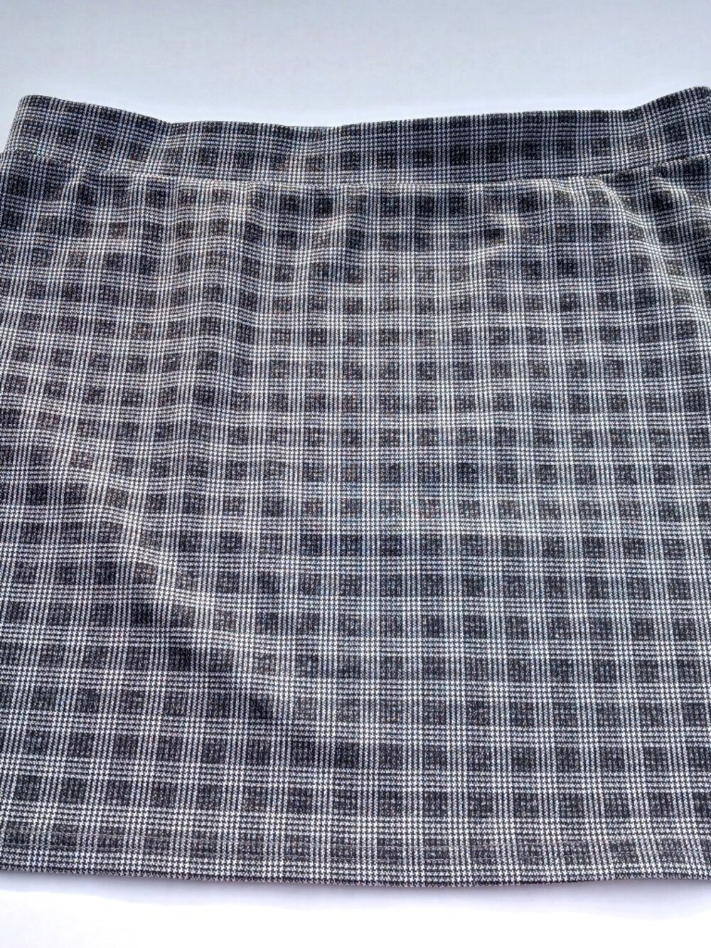 Vylette Classic Black and Grey Plaid Pattern XL